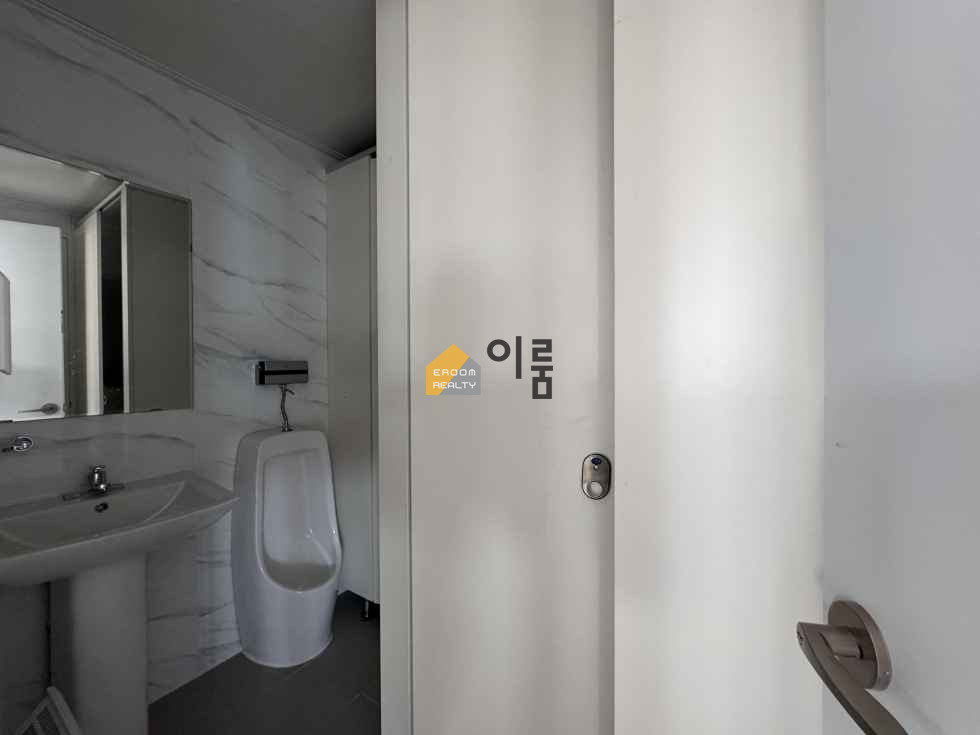 서울 광진구 중곡동 [3층 사무실월세] 보3000월300관20 / 중곡동,주차(기계식),즉시입주,내부화장실(공용),철거 월세 매물번호 13876 사진 8