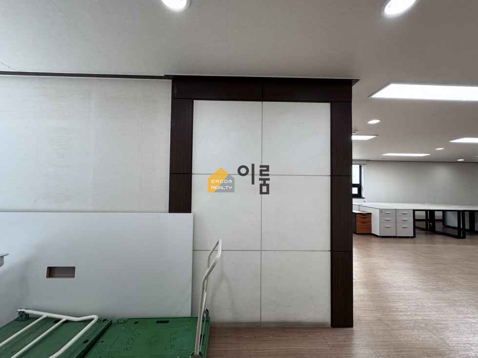 서울 광진구 군자동 [3층 사무실월세] 보5000~1억월400~375관40 / 군자동,주차,즉시입주,룸인테리어 월세 매물번호 13909 사진 2