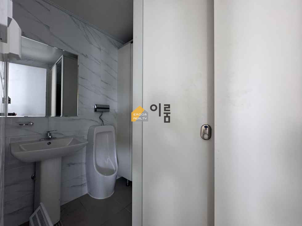 서울 광진구 중곡동 [4층 사무실월세] 보3000월300관20 / 중곡동,주차(기계식),즉시입주,내부화장실(공용),철거 월세 매물번호 13877 사진 8