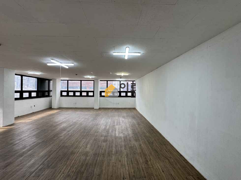 서울 광진구 중곡동 [3층 사무실월세] 보1000월120관10 / 중곡동,주차(자주식1대),즉시입주 월세 매물번호 14028 사진 2