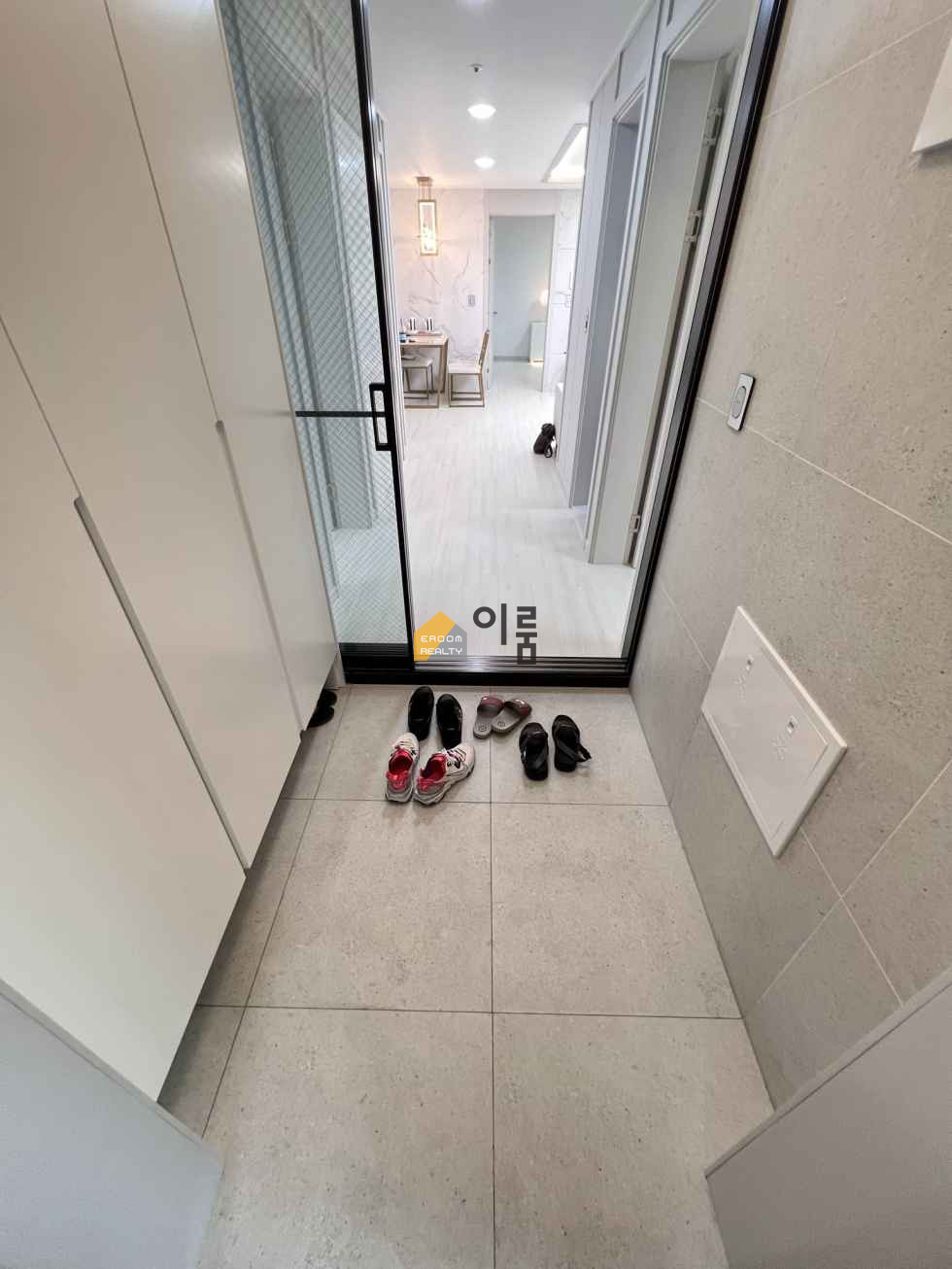 서울 중랑구 상봉동 [3층 쓰리룸매매] 매가 6억5000관6 / 중곡동,대출,주차,협의후입주,역세권(상봉역),실거주가능 매매 매물번호 14235 사진 2