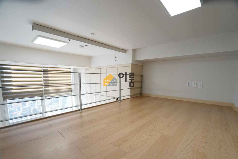 서울 광진구 구의동 243-71 [13층 원룸월세] 보2억300월+관34 / 구의동,대출(HUG),주차(+4.4만),협의후입주(11월7일~),풀옵션,복층 월세 매물번호 14428 사진 2