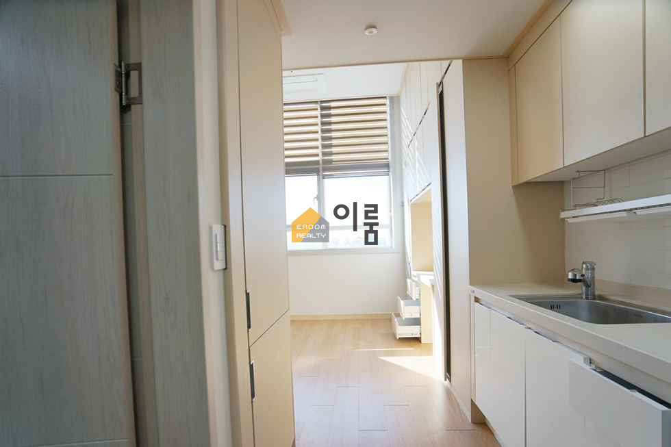서울 광진구 구의동 243-71 [13층 원룸월세] 보2억300월+관34 / 구의동,대출(HUG),주차(+4.4만),협의후입주(11월7일~),풀옵션,복층 월세 매물번호 14428 사진 7