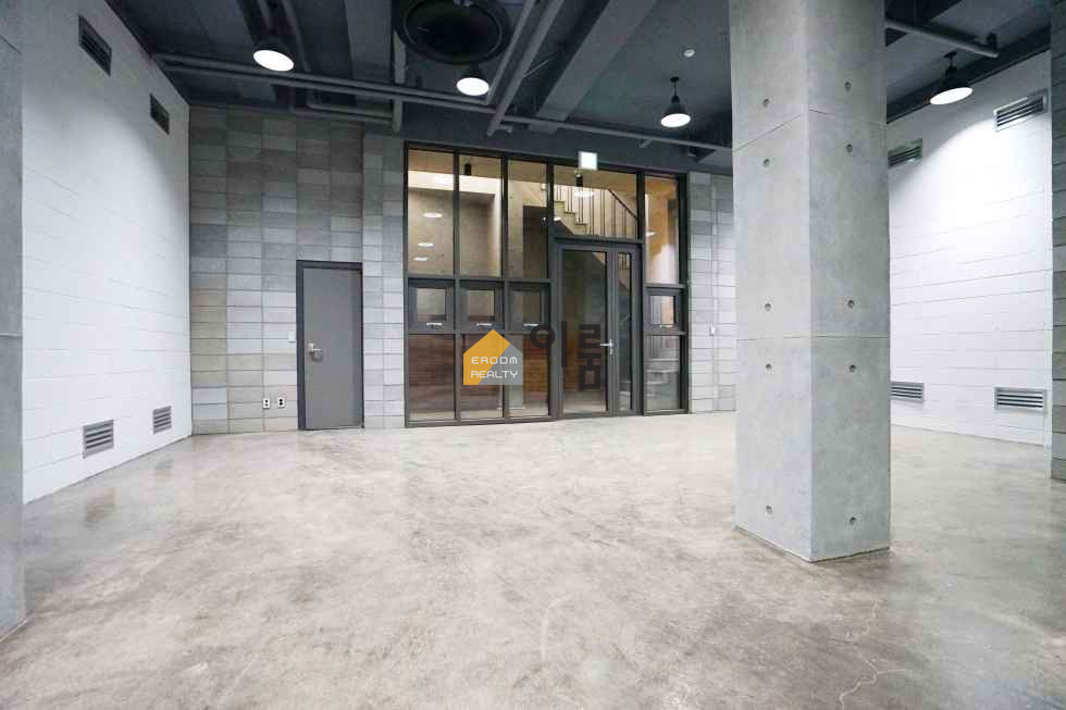 서울 광진구 군자동 353 [지하1층 사무실월세] 보3000월200관10 / 군자동,주차(+5만),VAT별도 월세 매물번호 14401 사진 1