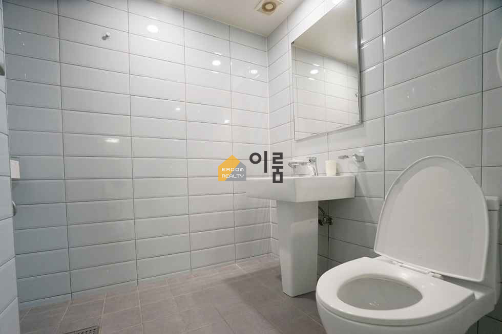 서울 광진구 능동 247-14 [1층 원룸월세] 보1000월84관10 / 능동,협의후입주(10월12일),풀옵션,2층높이 월세 매물번호 14440 사진 3
